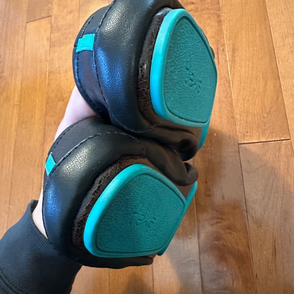 Black Tieks flats, size 9 Like new! - shoes only - Picture 5 of 5